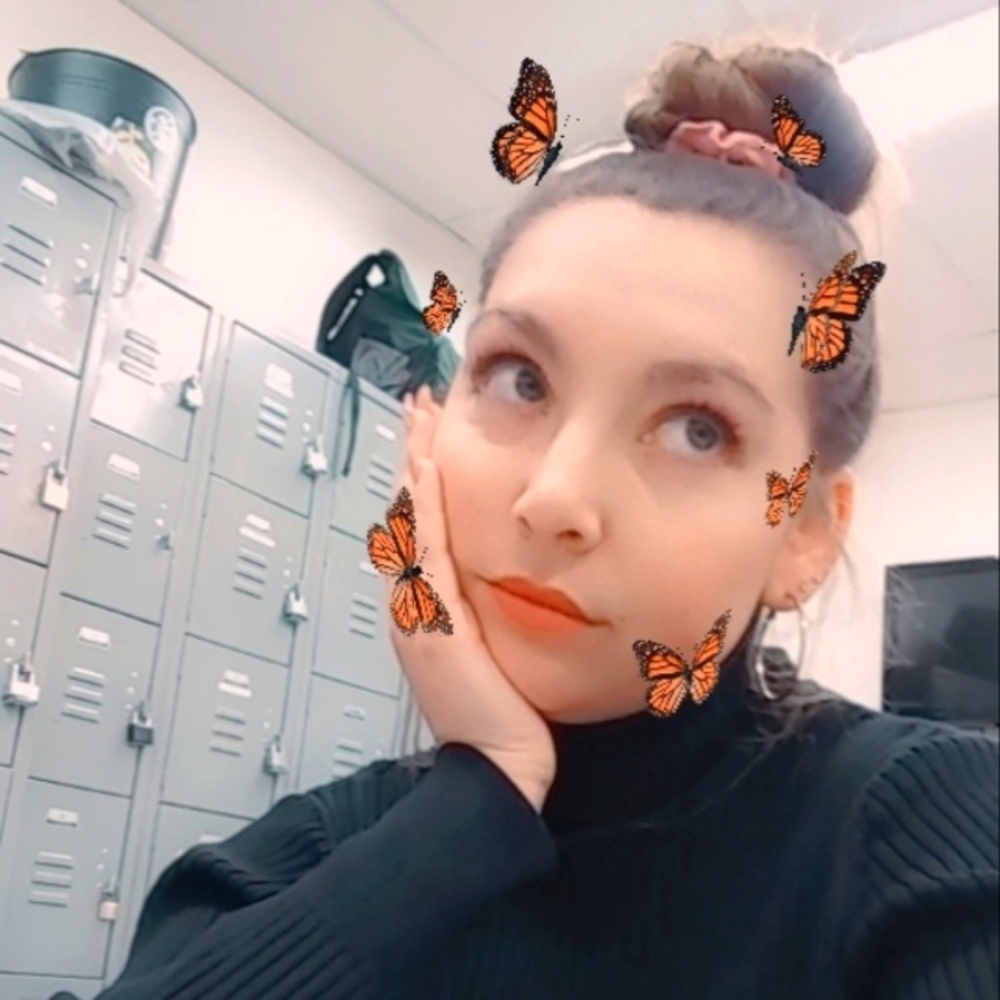 Meet your Posher, Chloe